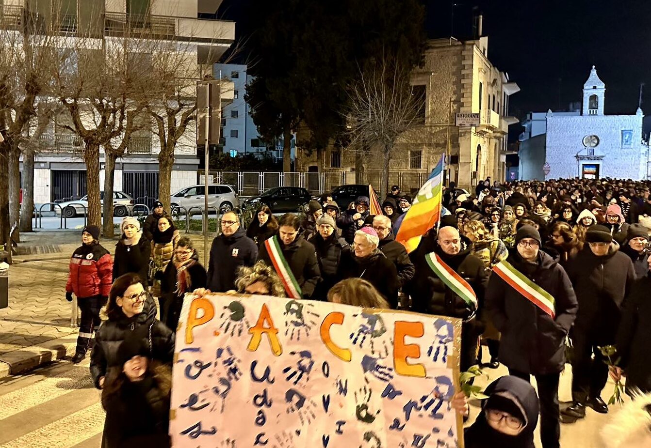 “Vegliate, una nuova alba vi attende”: la Marcia Diocesana per la pace a Terlizzi