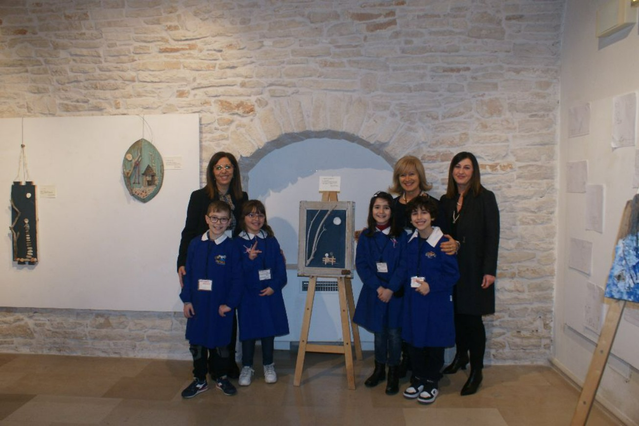 “Riciclare con arte”: la mostra sul riciclo degli alunni 3C e 3D della Scuola “Don P. Pappagallo”