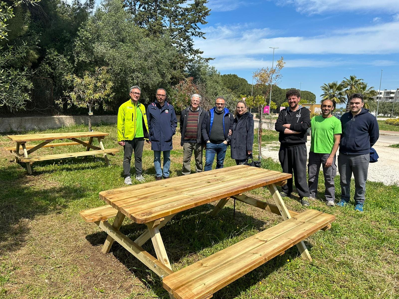 Due tavoli da picnic per Parco “Piccolo Aylan” di via Sovereto: il dono di due imprese terlizzesi