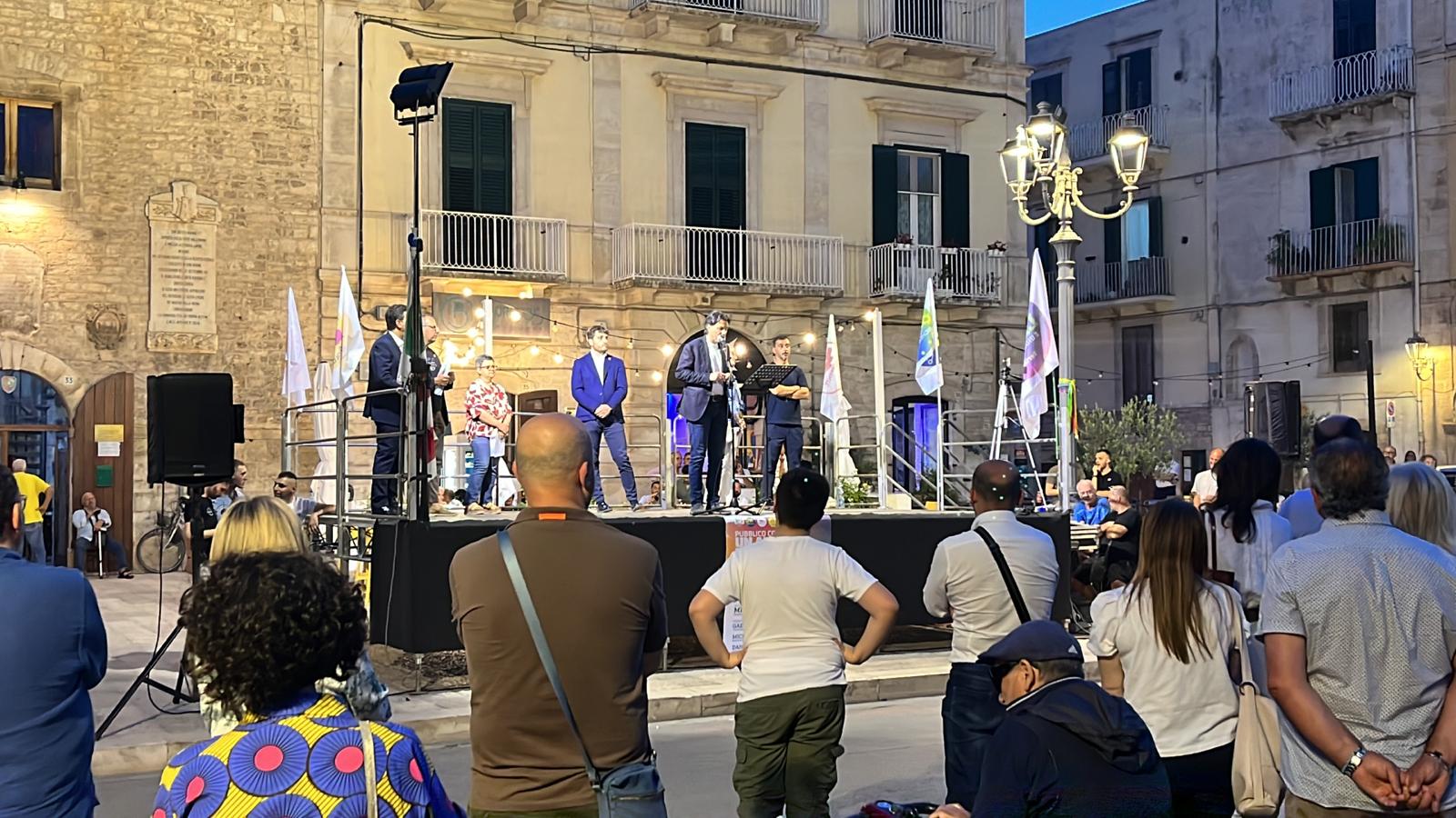 Un anno di governo, il comizio in Piazza Cavour: “Questo paese non sarà più la stessa cosa”