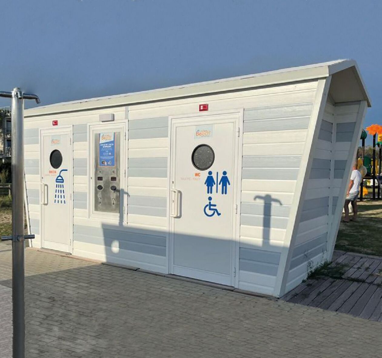 In viale Roma l’installazione di un servizio igienico pubblico con tecnologia autopulente