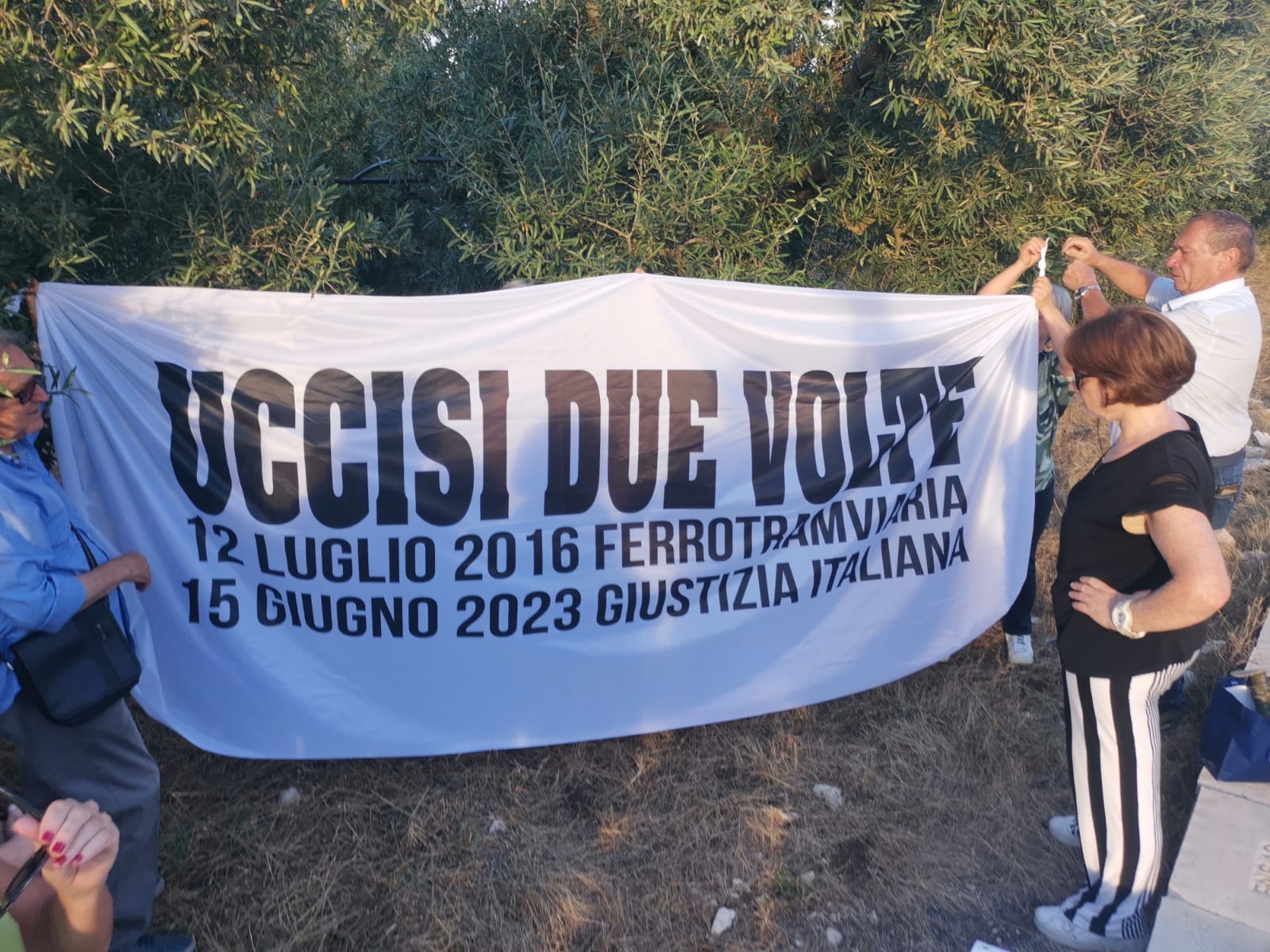 “Uccisi due volte”, a sette anni dalla strage dei treni il doppio dolore delle famiglie delle vittime