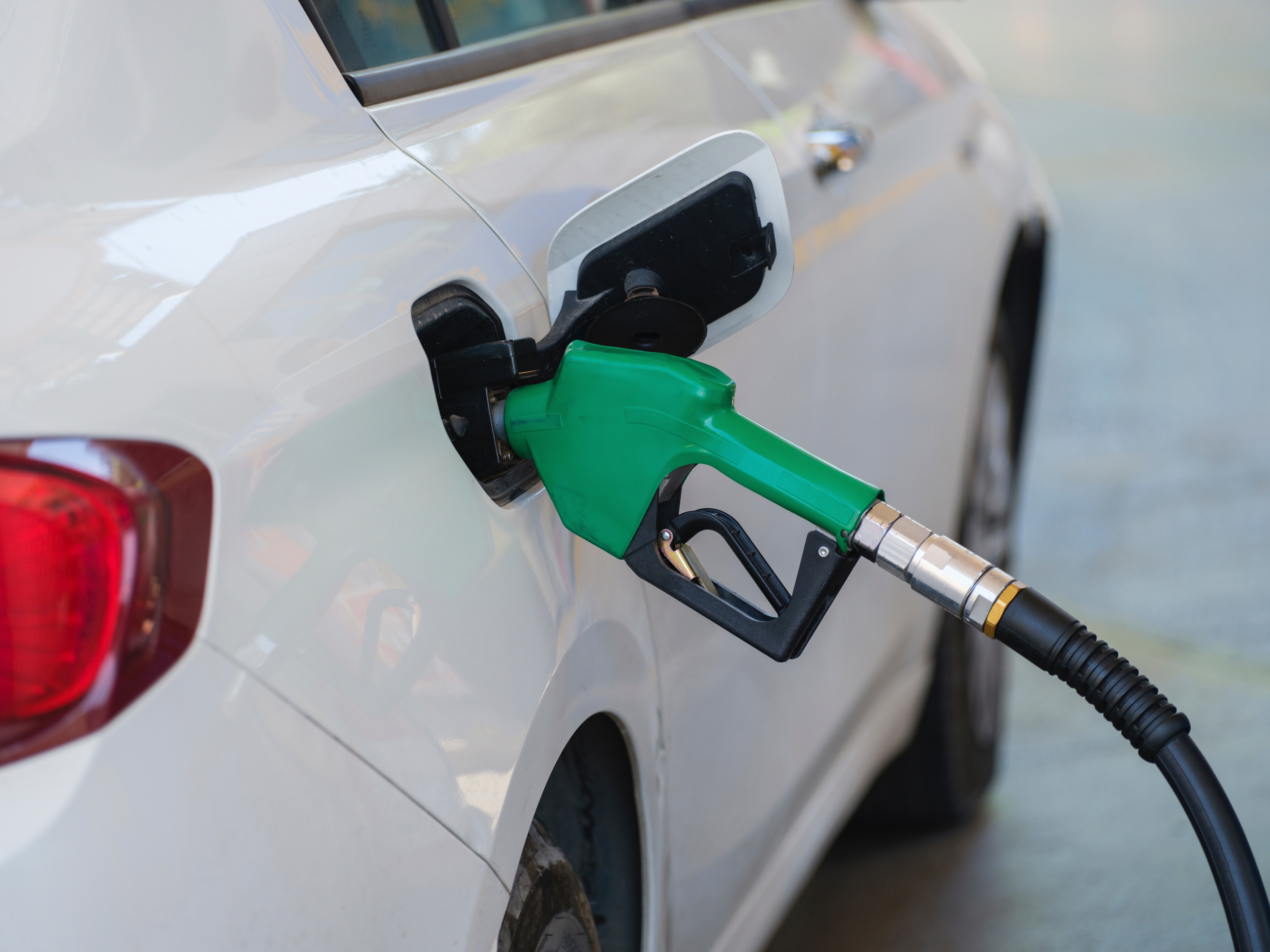 Benzina troppo cara, il Codacons presenta un esposto alle Procure di Puglia