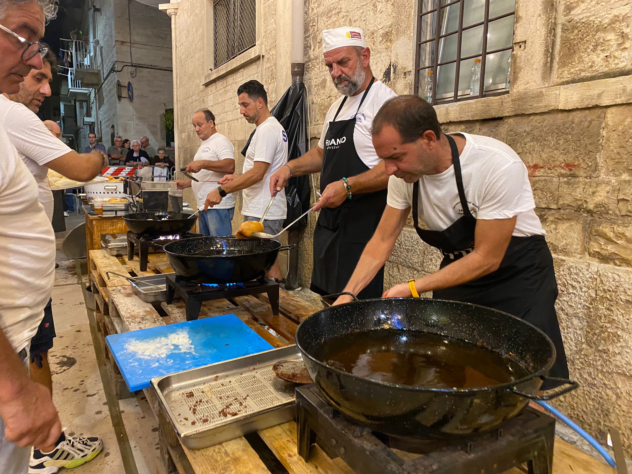 Grande successo per la sagra del panzerotto in onore dei Santi Medici
