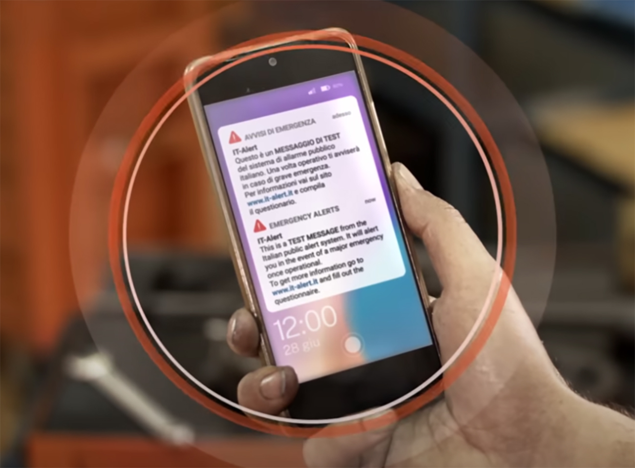 IT-Alert, oggi alle 12 arriva un sms di allarme sui cellulari di tutti i pugliesi. Ecco come funziona