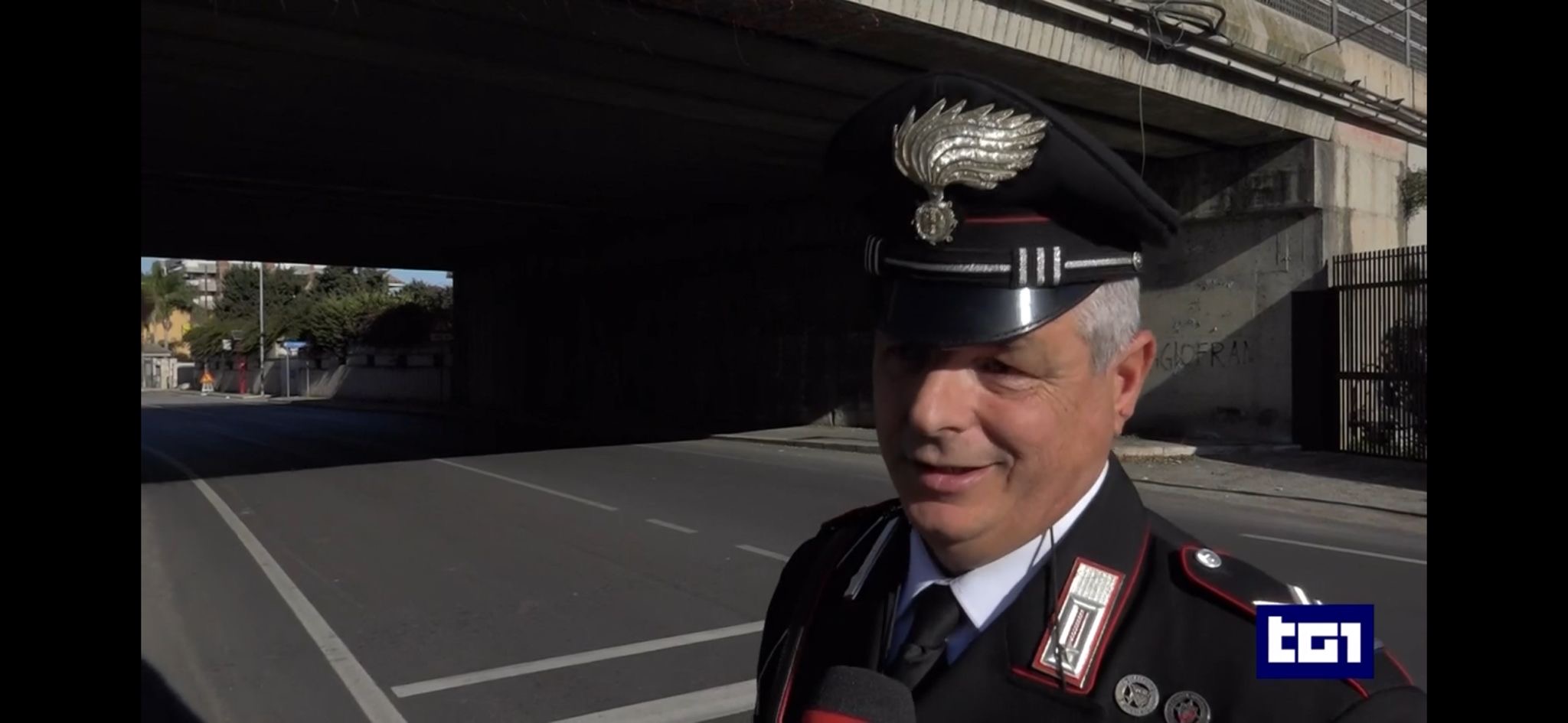 Un carabiniere di Terlizzi salva una ragazza dal suicidio a Bari
