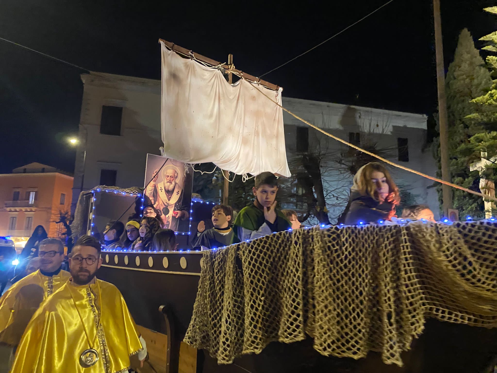 Questa sera il corteo rievocativo e la caravella con l’effigie di San Nicola per le vie di Terlizzi