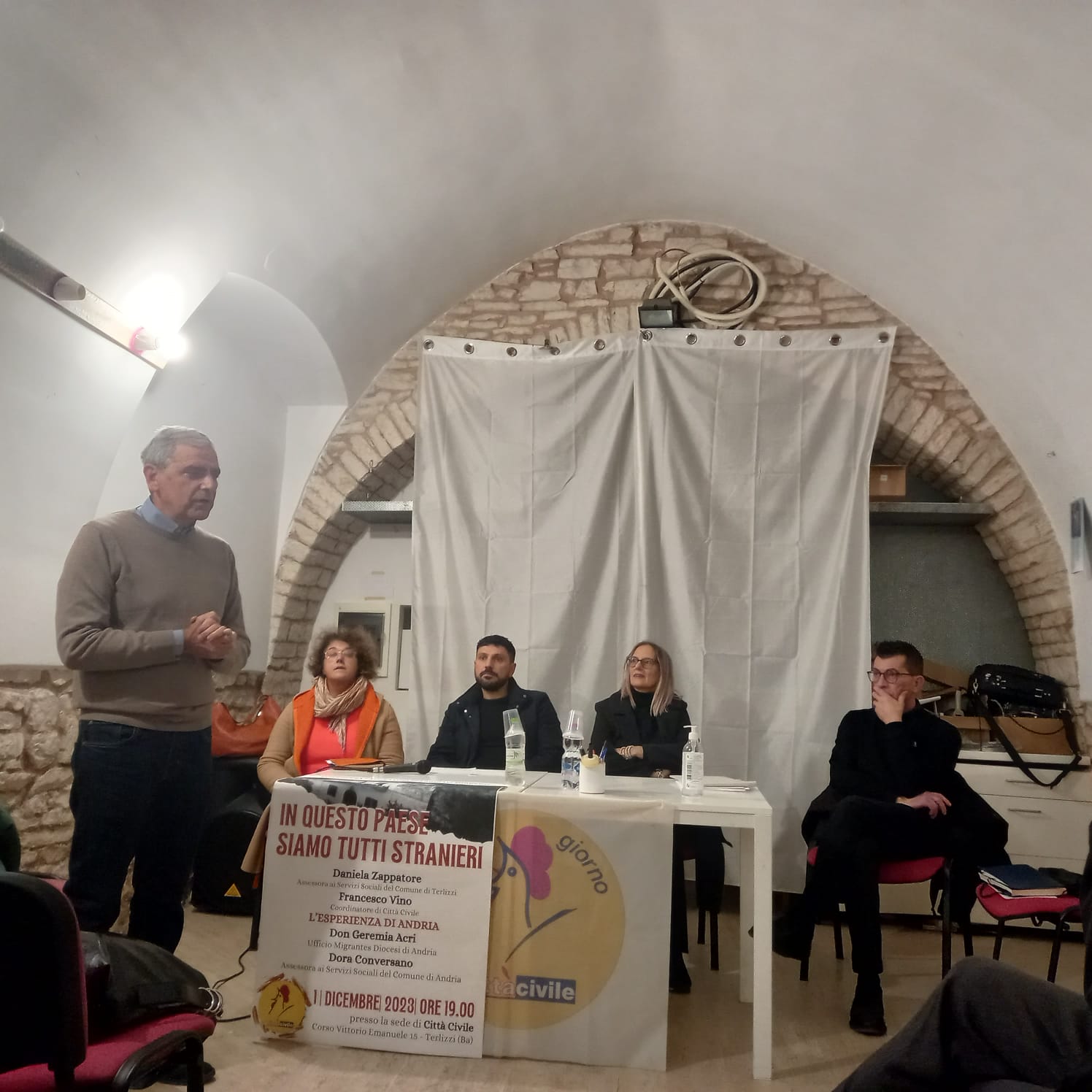 “In questo paese siamo tutti stranieri”: l’incontro di Città Civile sull’accoglienza dei migranti