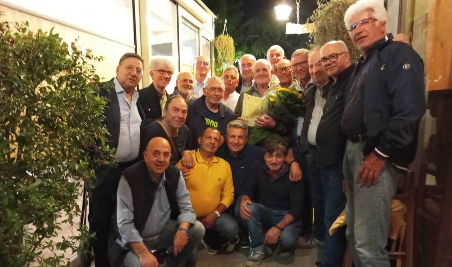 Dopo oltre 50 anni gli ex alunni della VC ritrovano il loro maestro Raffaele Guastamacchia