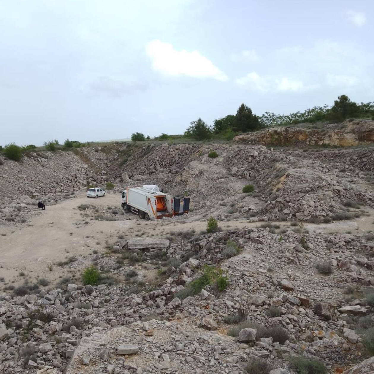 Ritrovato anche il quarto mezzo Sanb. Era in un terreno tra Minervino e Spinazzola