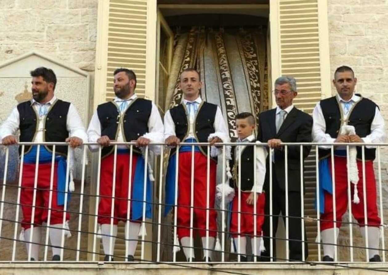 Alla famiglia Chiapperini-De Lucia il timone del Carro Trionfale