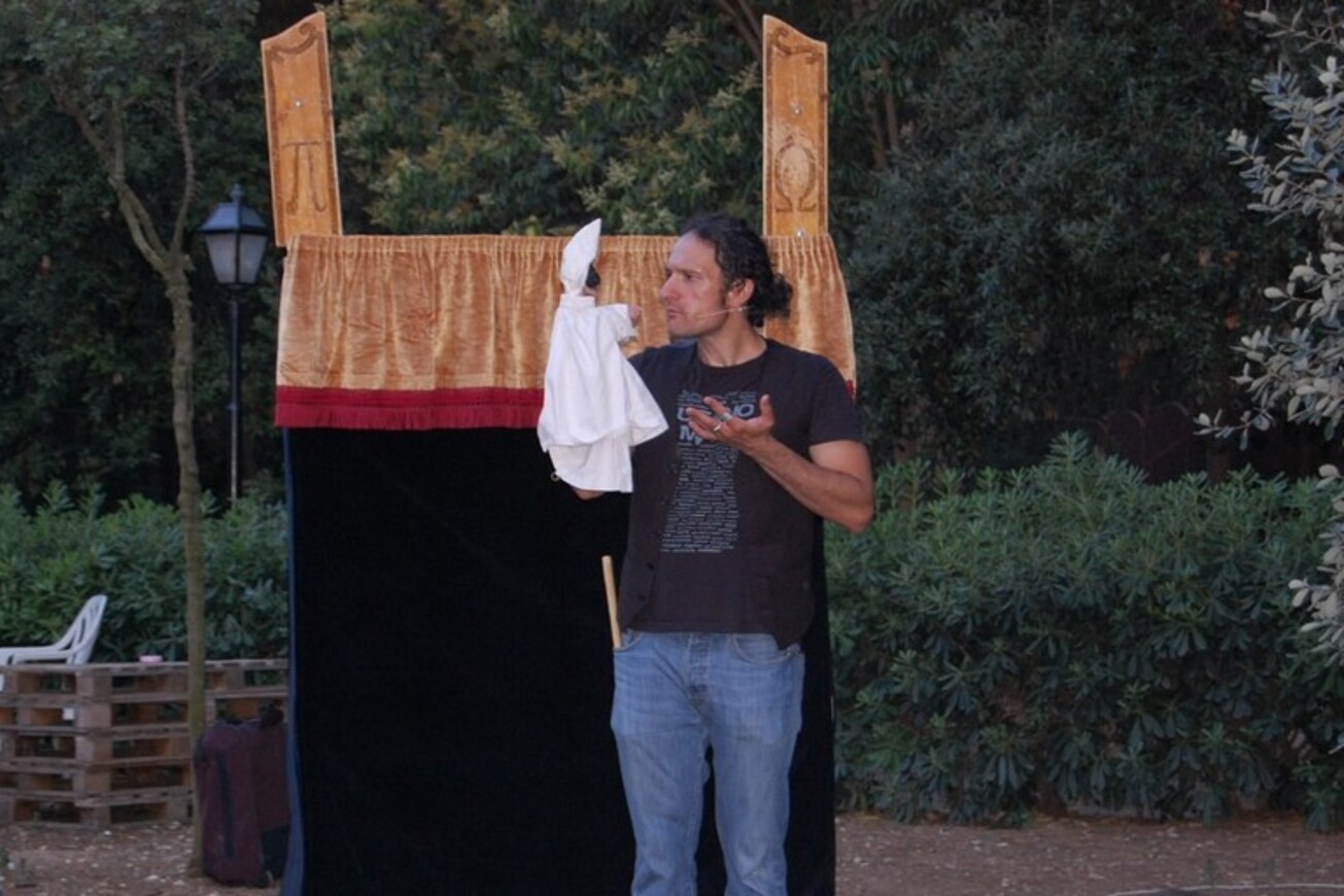 Il burattinaio Pantaleo Annese a Terlizzi con “Pulcinella e donna Flor”