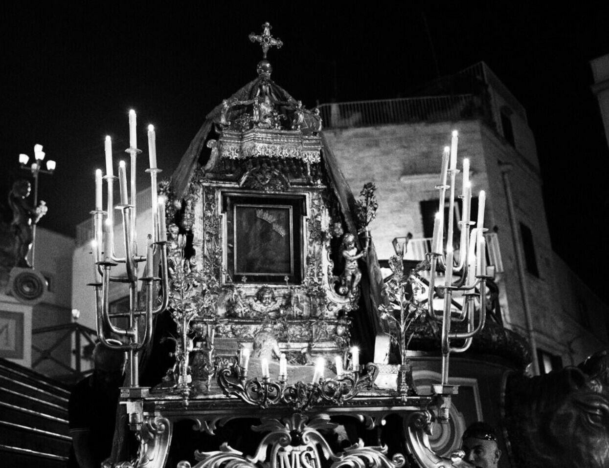“Festa Maggiore”: il libro fotografico di Maria Pansini