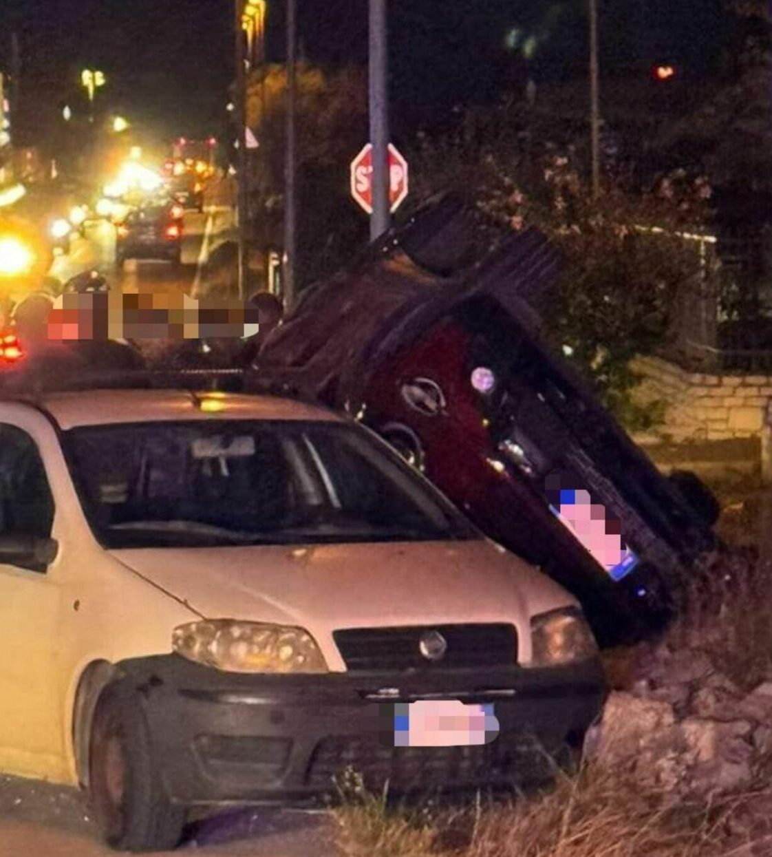 Scontro tra due auto sulla Sp 112: tre feriti in ospedale, una in dolce attesa
