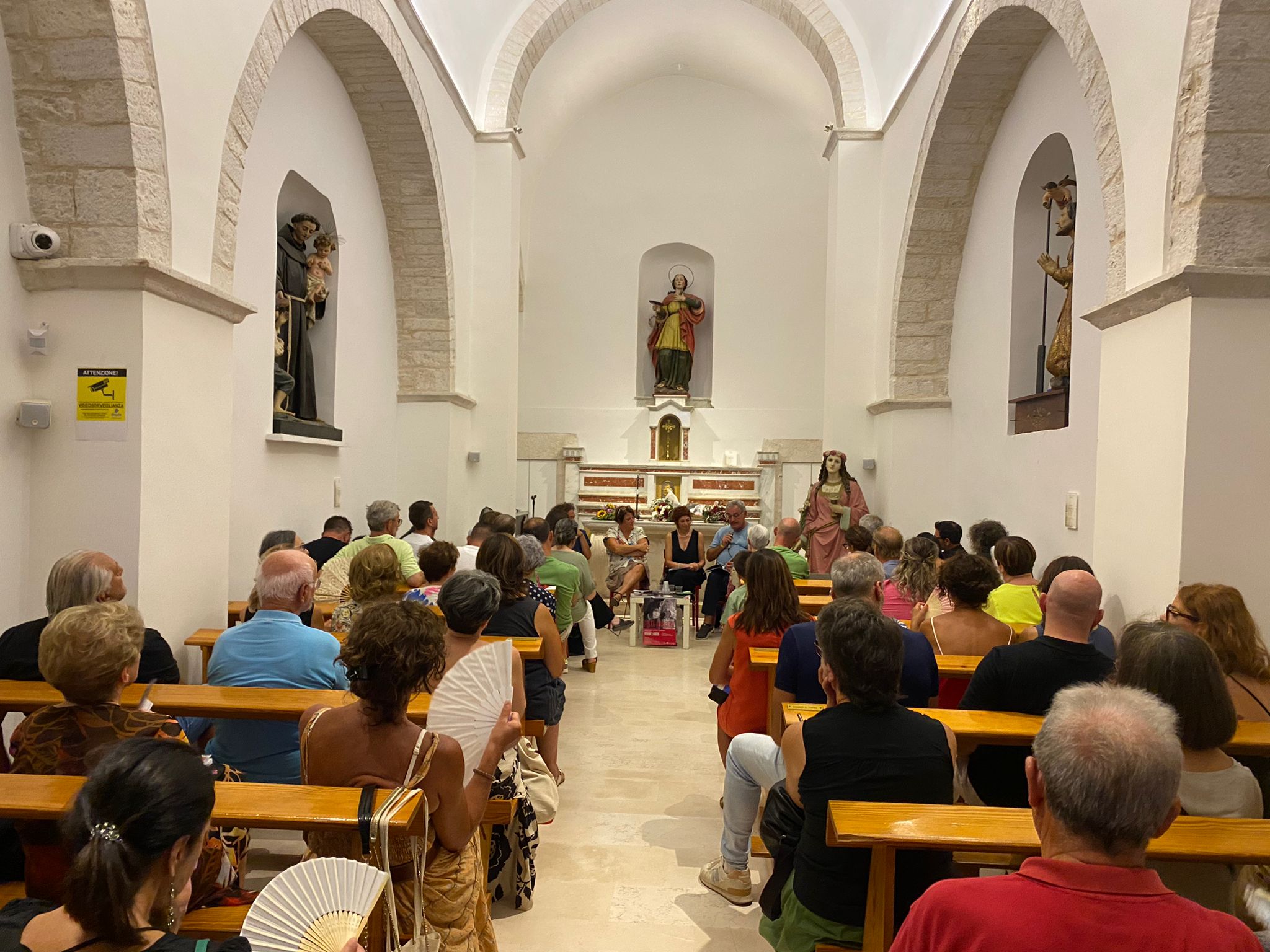 Presentato alla comunità il libro fotografico “Festa Maggiore” a cura di Maria Pansini