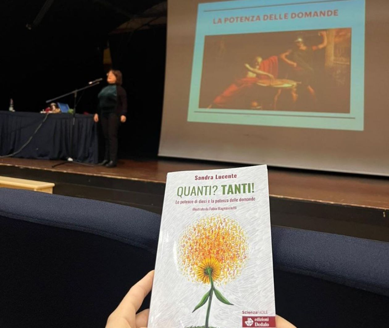 “Quanti? Tanti!” Un viaggio numerico con Sandra Lucente tra l’infinitesimale e l’infinito