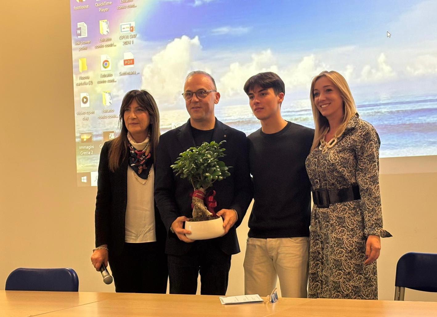 Il Prof. Antonio Moschetta chiude in bellezza la Settimana della Scienza al Polo liceale Sylos-Fiore di Terlizzi