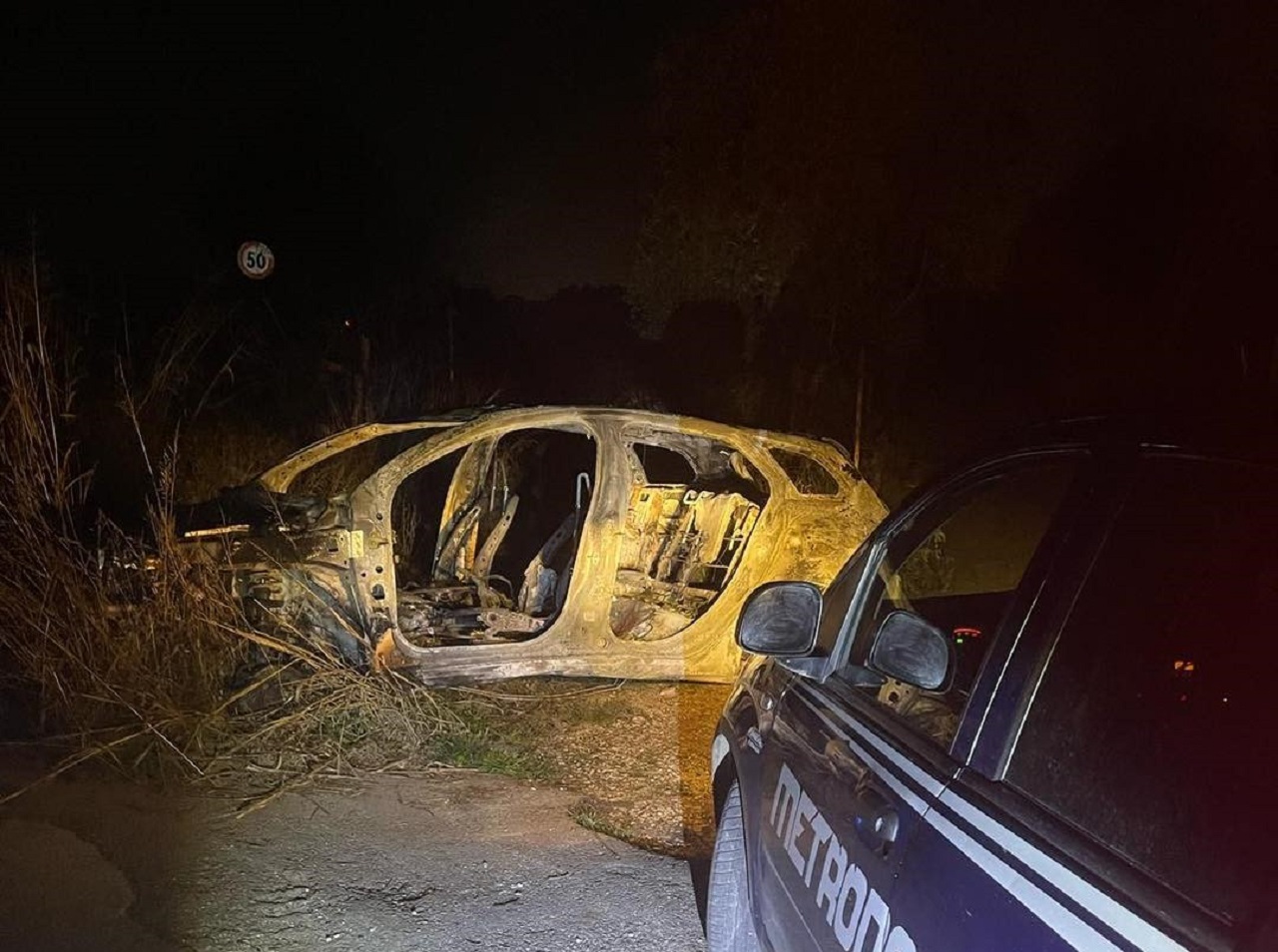 Ritrovata auto rubata e abbandonata lungo la complanare della SP231