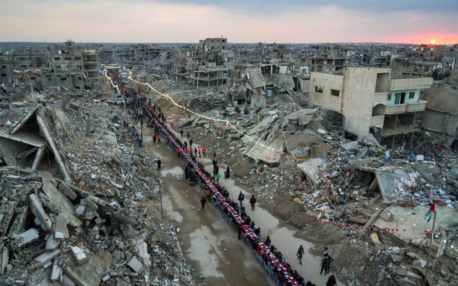 Lenzuola bianche per Gaza, i laici della diocesi: «Non possiamo tacere»