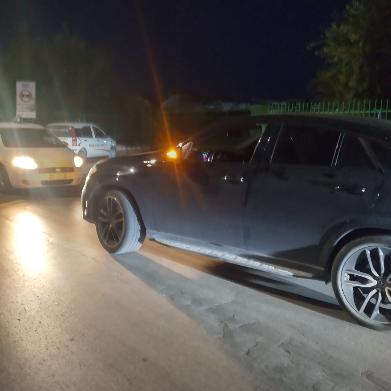 Colpo notturno con la tecnica della spinta: bloccato il furto di una Mercedes sulla provinciale