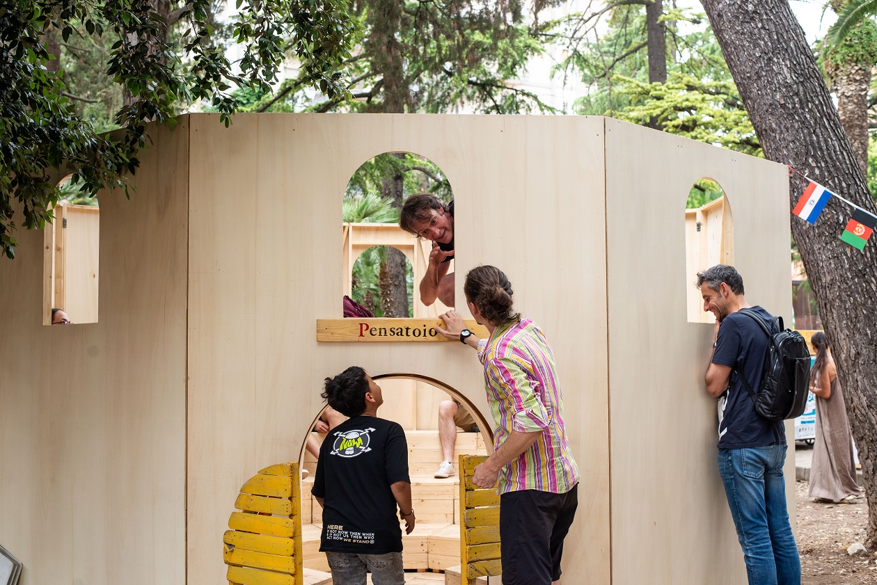 A Terlizzi fa tappa il Teatro più piccolo del mondo