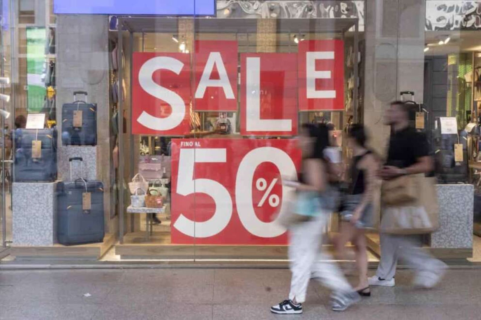 Saldi invernali, si parte il 3 gennaio
