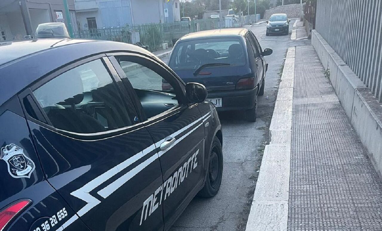 Auto rubata recuperata in via Cortili