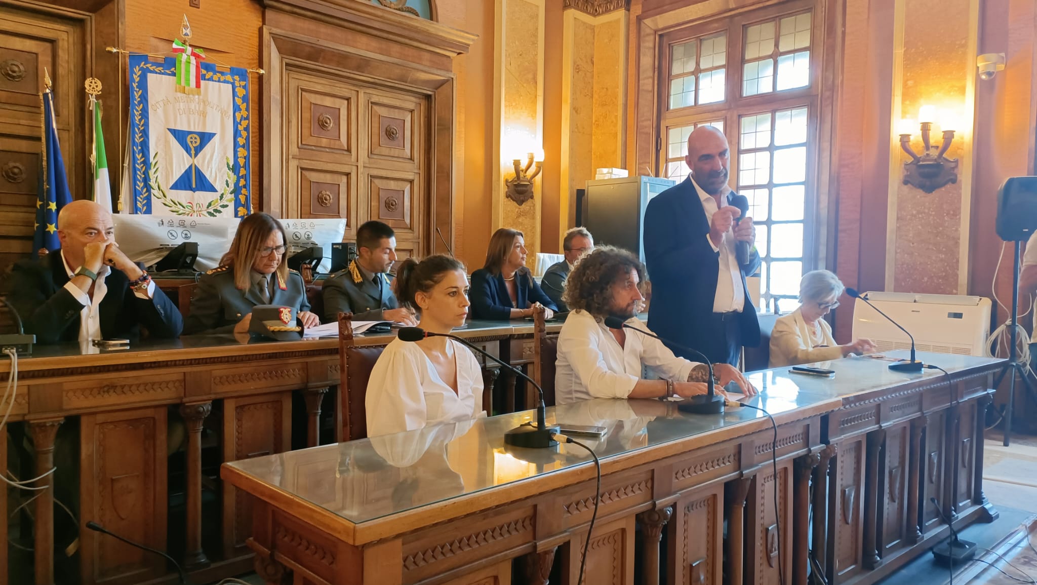 Rifiuti, ecco il piano della Città Metropolitana contro l’abbandono sulle strade