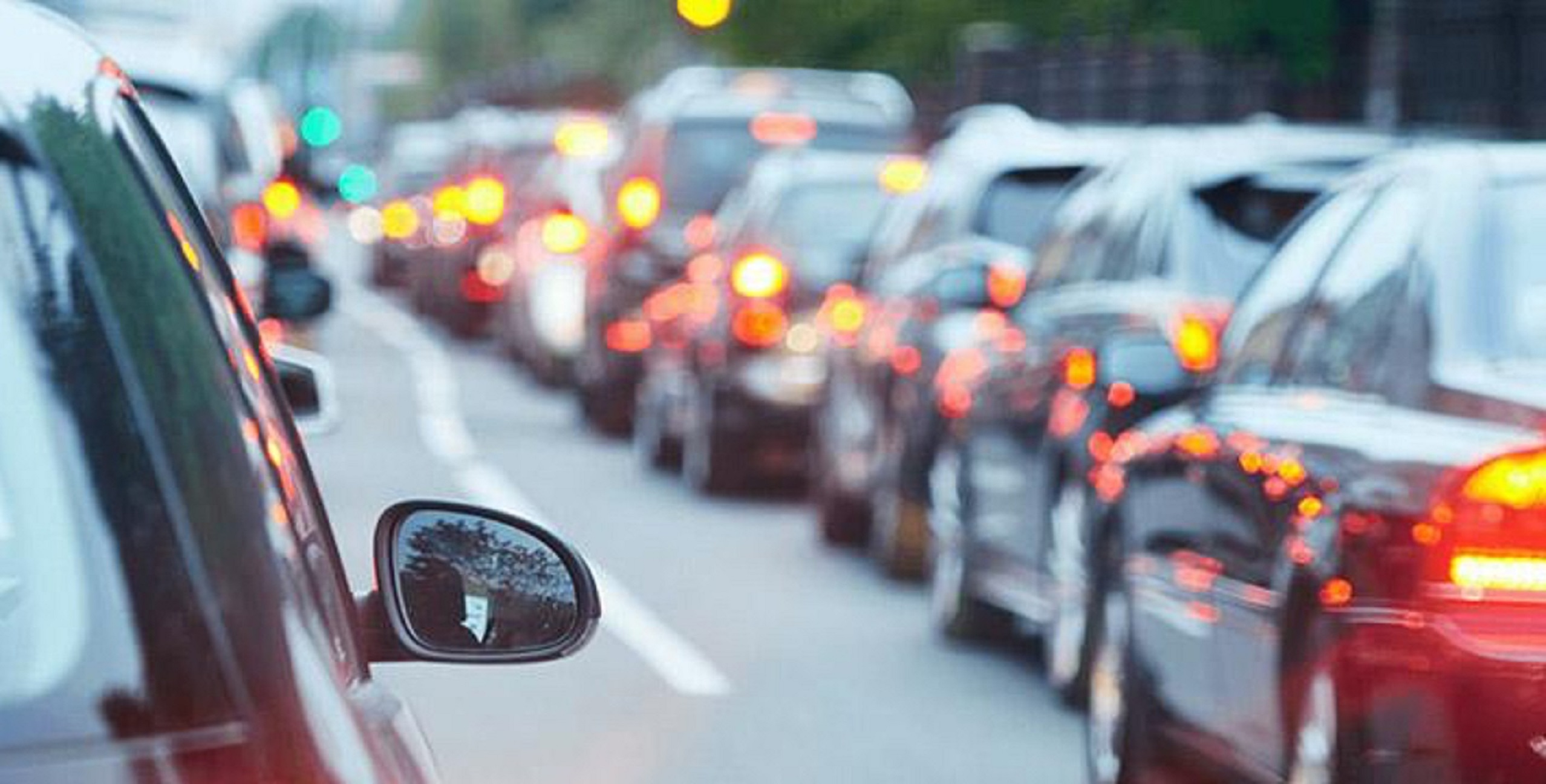 Traffico, weekend da bollino rosso: la Statale 16 tra le strade più trafficate