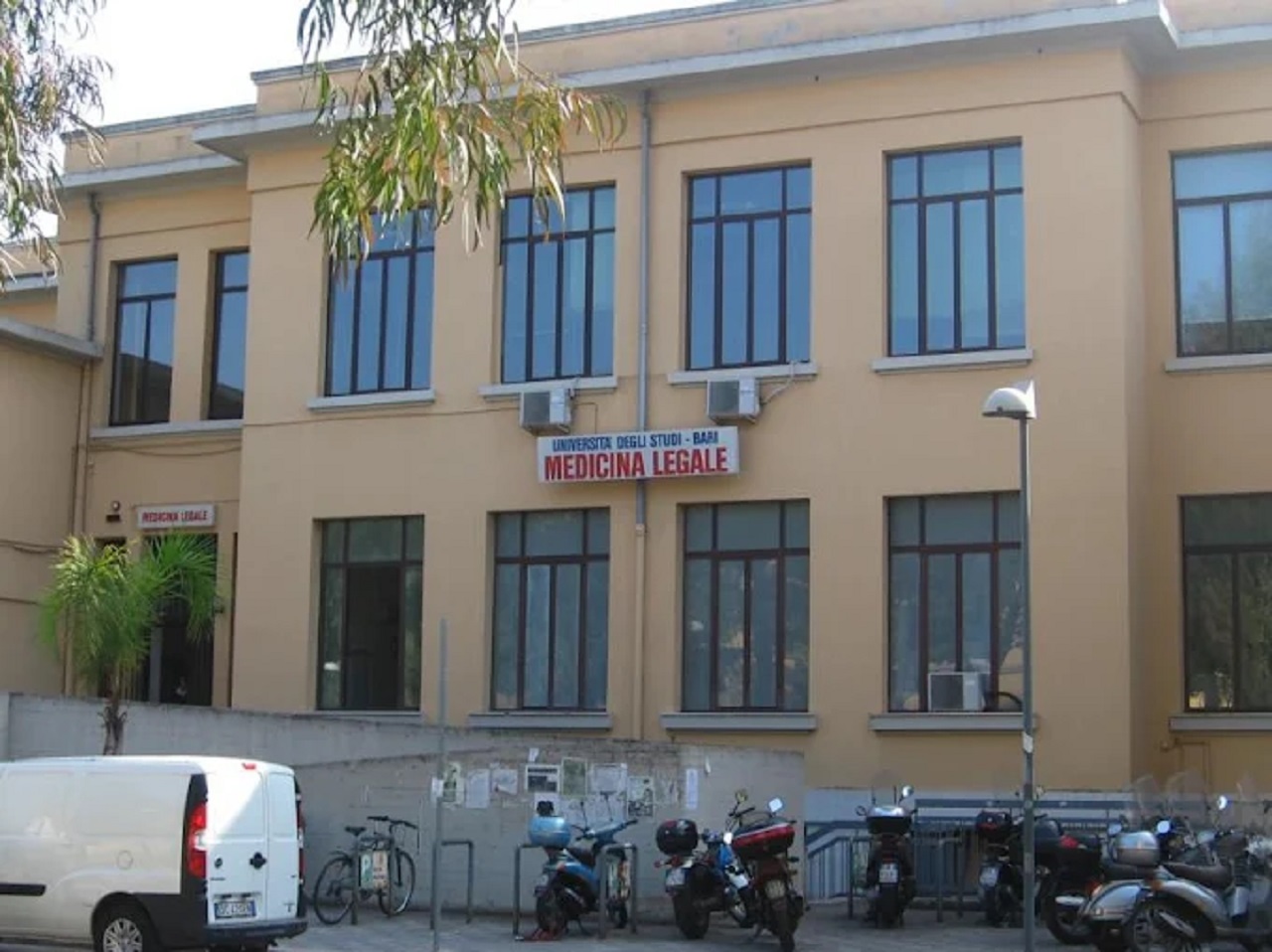 Ciclisti travolti, conclusa l’autopsia: «Politraumi, fratture e lesioni interne su tutte le vittime»