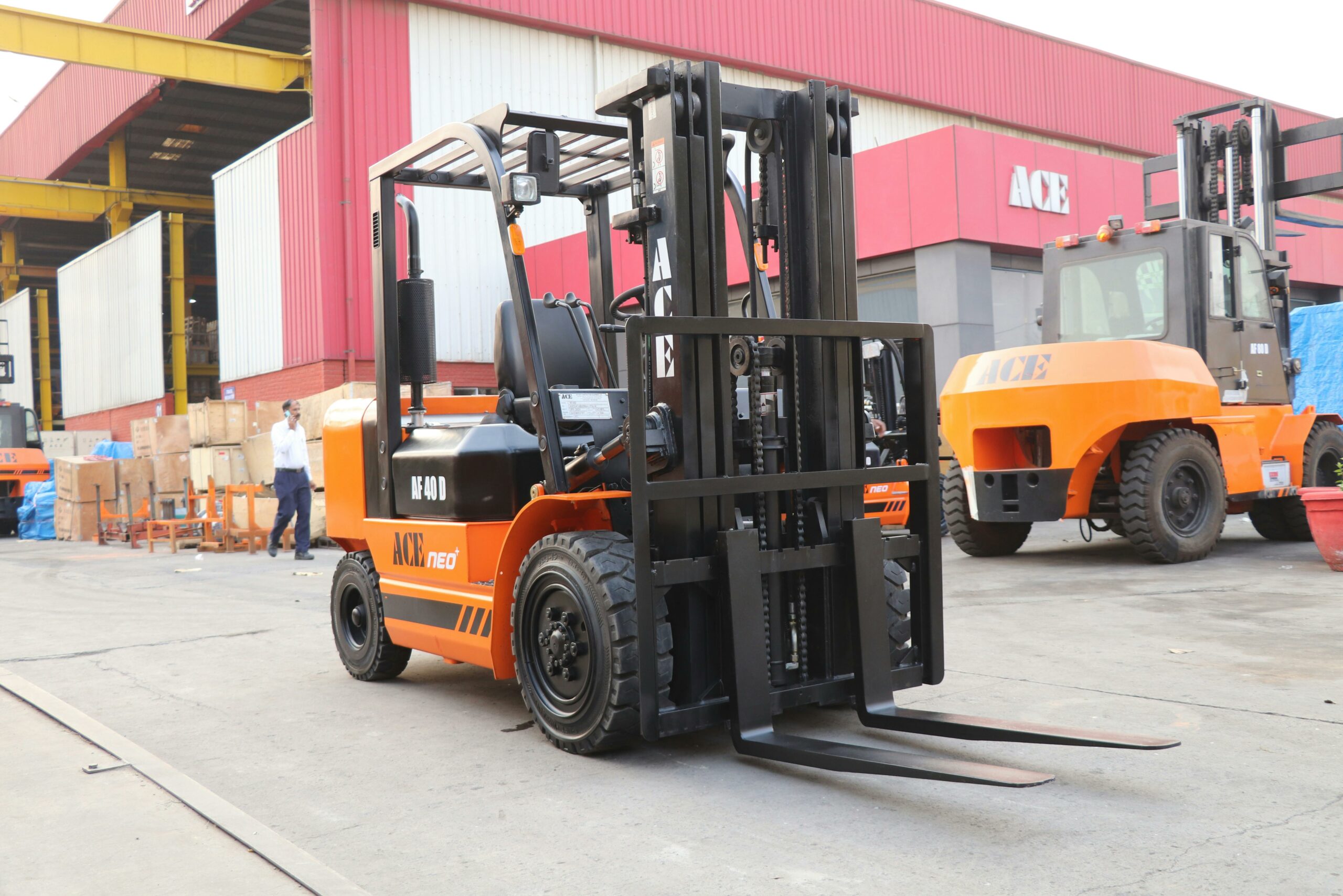 Dalla logistica all’edilizia: il noleggio di carrelli elevatori conquista il mercato