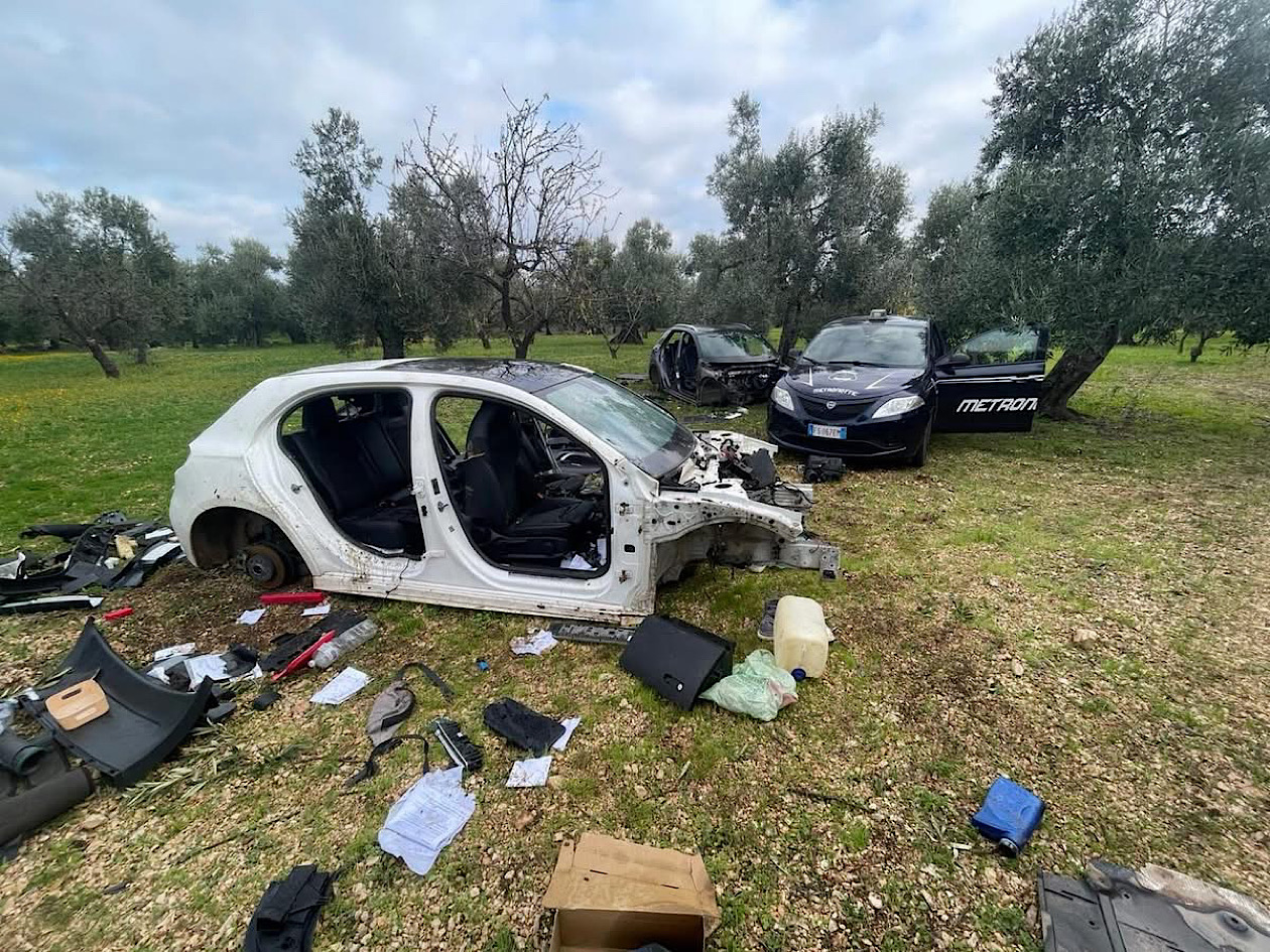 Auto cannibalizzate ritrovate dalla Metrotte