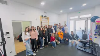 Biologia con curvatura biomedica: il futuro della cura nel laboratorio di tecniche ortopediche e fisioterapiche