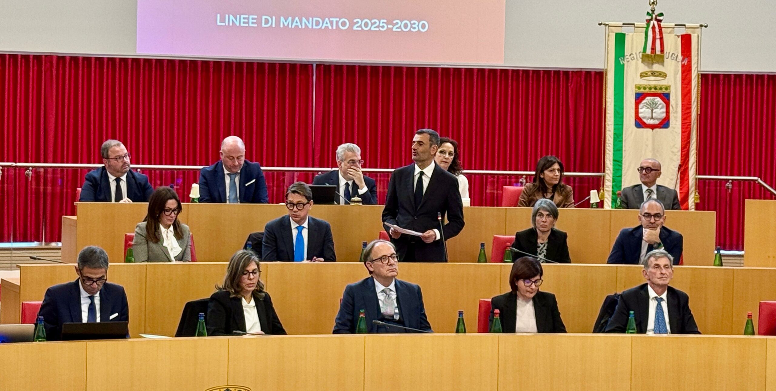 Consiglio regionale, Decaro giura: «Mantenere gli impegni presi e non tradire la fiducia dei cittadini»