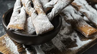 Carnevale, una famiglia su due prepara i dolci in casa. Tradizione e risparmio spingono il “fai da te”