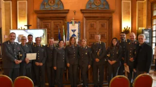 Scoprirono discarica illegale a Terlizzi, quattro agenti della Polizia Metropolitana premiati con un encomio