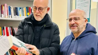 Inaugurata la biblioteca del reparto di nefrologia al Policlinico di Bari: oltre 100 libri donati da “Un panda sulla luna”