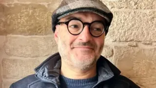 Rino Lorusso torna alla Libreria “Le città invisibili”: il 10 aprile la presentazione di “Versi fatti con i piedi”
