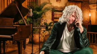 MusicAperta, Maurizio Mastrini arriva a Bari con “Capelli”: il pianista da 48 milioni di ascolti in concerto alla Sala del Mutilato