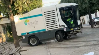 Barione attacca: «Spazzatrici pesanti sulle basole di Viale Roma, si intervenga subito»
