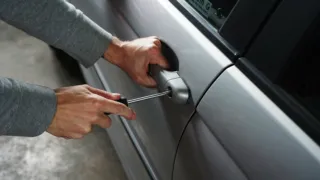 Bari e provincia capitale dei furti d’auto: quasi quindici furti al giorno